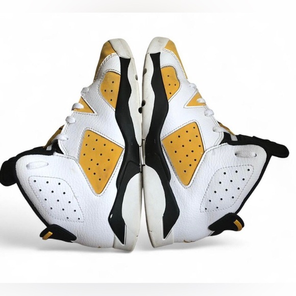 NIKE AIR JORDAN 6 KIDS SIZE 2Y WHITE YELLOW OCHRE BLACK DV3605 170 - Picture 7 of 16